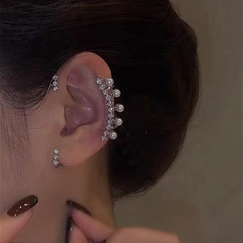 One-Piece Ear Clip with Pearl and Diamond