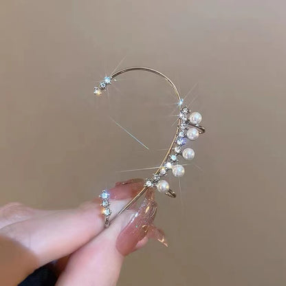 One-Piece Ear Clip with Pearl and Diamond